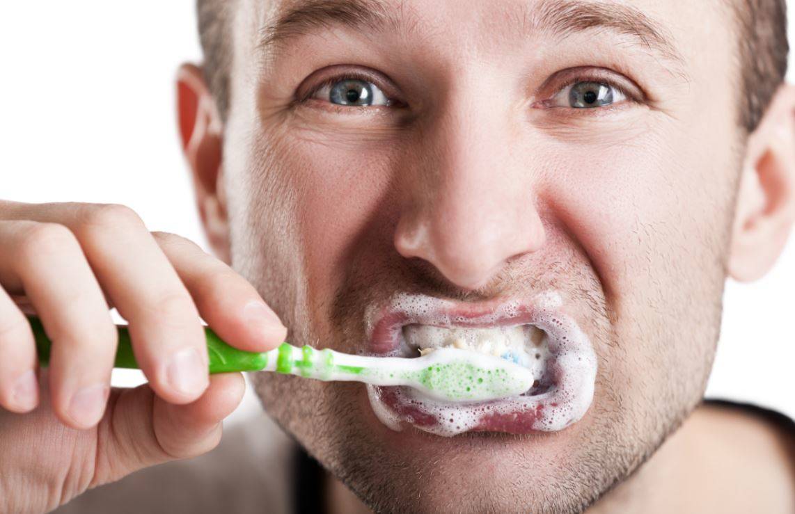 How To Choose The Right Toothpaste For Your Teeth