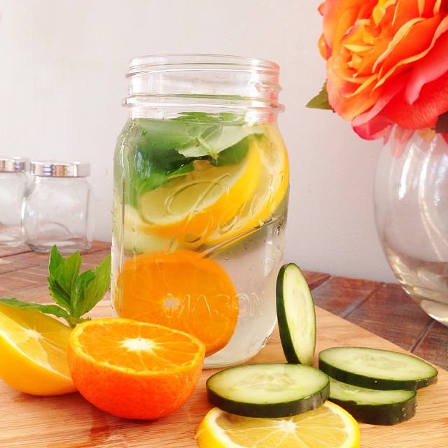2 Delicious Orange Detox Water Recipes For You and Your Skin