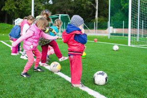 Importance-of-Outdoor-Play-For-young-Children-Healthy-Development