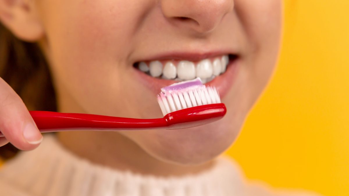 HOW TO MAKE BRUSHING YOUR TEETH A HABIT